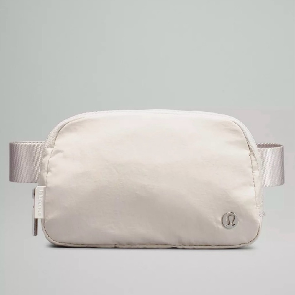 Lululemon Everywhere Belt Bag in White Opal NWT